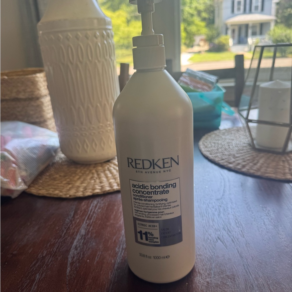 Redken acidic bonding concentrate